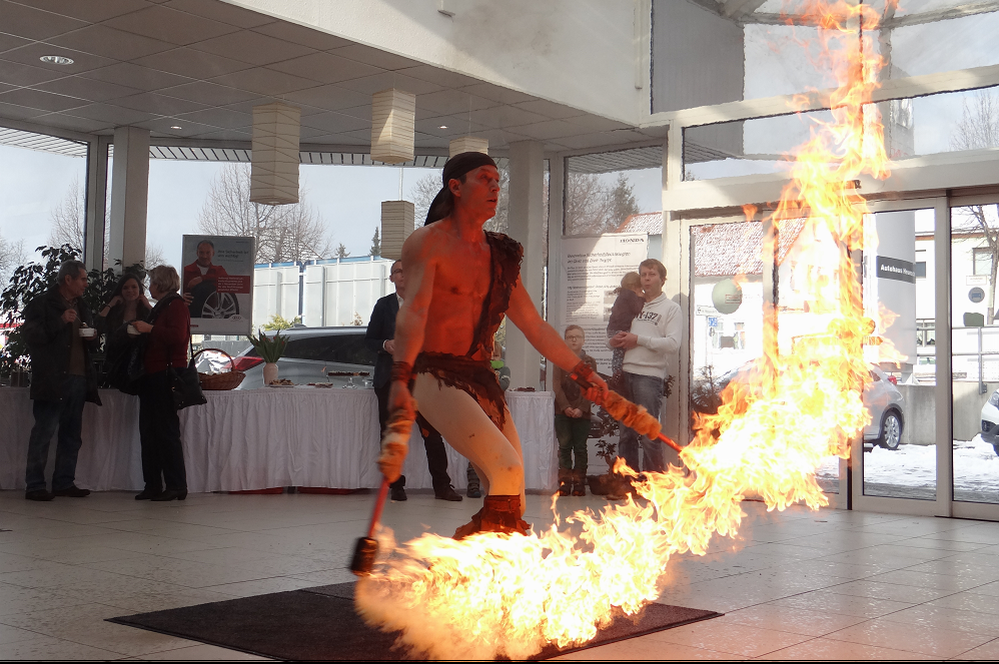 Indoor-Feuershow mit Robaria in Thüringen
